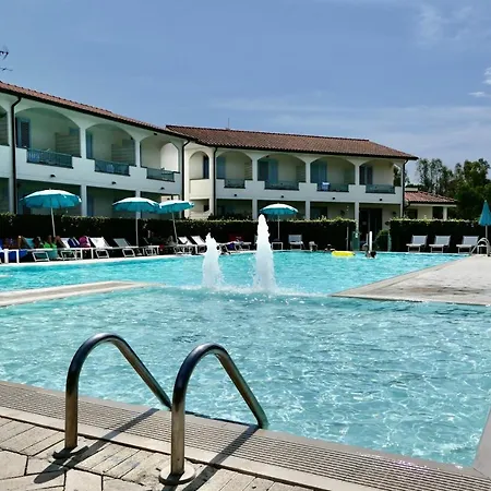In In With Swimming Pool 450 Meters From The Sea *