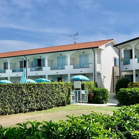 Appartement In In With Swimming Pool 450 Meters From The Sea Vada