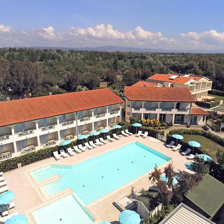 Appartement In In With Swimming Pool 450 Meters From The Sea Vada